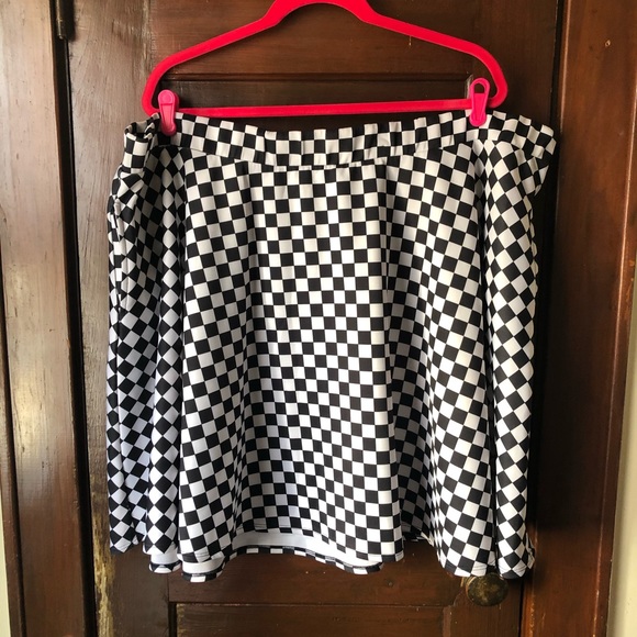 Hot Topic Dresses & Skirts - Plus size black and white checkered skater skirt